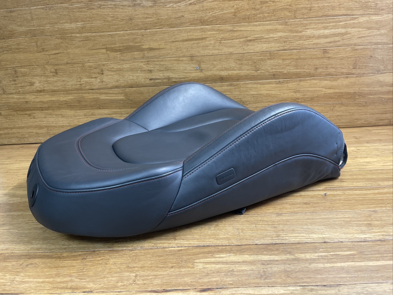 2014-2015 Audi R8 42 Front Right Upper Seat Leather Black Cushion OEM *NOTE*
