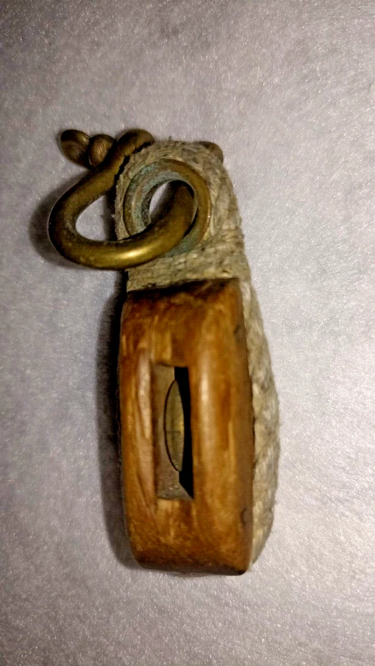 TRES BELLE POULIE DE VOILIER ANCIENNE BOIS - BRONZE CORDE ( petit modèle) - Photo 4/4