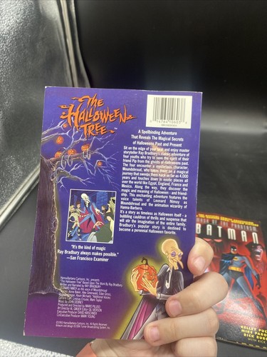 Lot Of 2 Book/Comic. The Halloween Tree & Batman, Mark Of The Phantasm. Pre Own! - Picture 5 of 20
