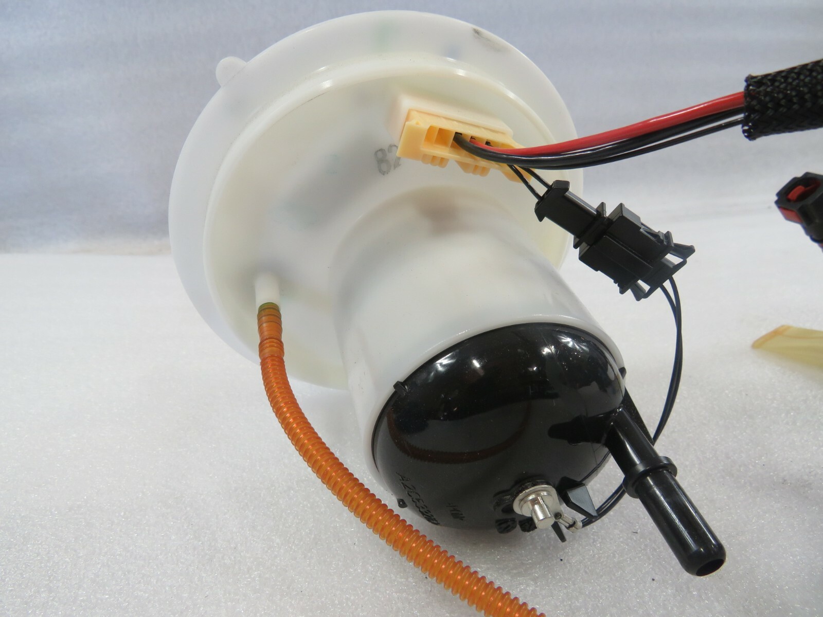 Mclaren 570s, RH, Right, Fuel Pump, Used, Damage, P/N 11K047CP