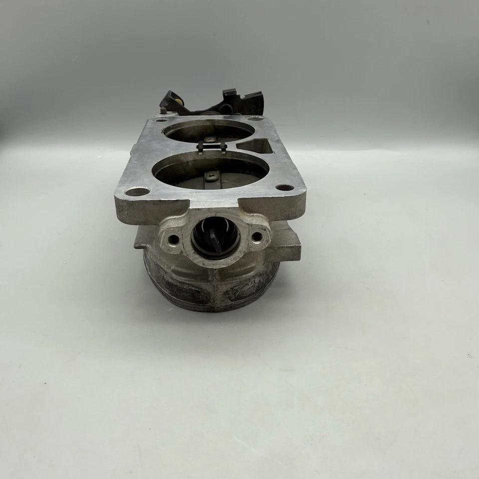 2003-2004 O.E. Carrocería del acelerador Ford Mustang SVT Cobra Foto 2 de 4