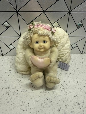 Vintage Dreamsicles, Ganz 1995 Angel/Cherub Plush Doll Sitting with Heart 5in