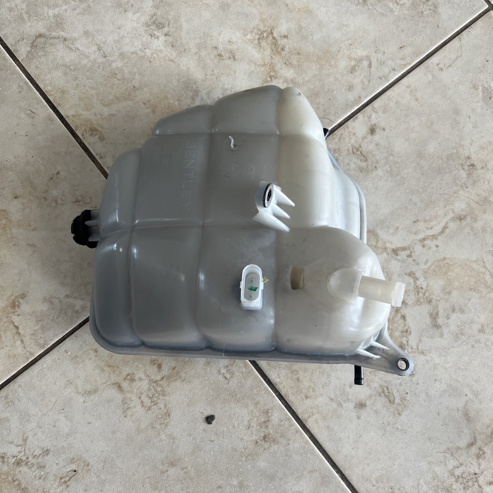 Coolant Expansion Tank Fits Bentley 2004-2006 Continental Flying Spur 3W0121403D