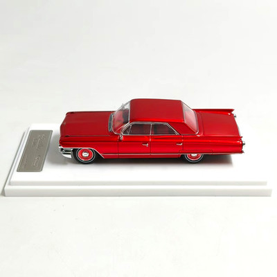 DeVille 1:64 Red Diecast Model - Classic Luxury Sedan Collectible Car