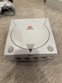 SEGA Dreamcast Console HKT-3020, White, 2 Controllers, 4 games, Box, inserts