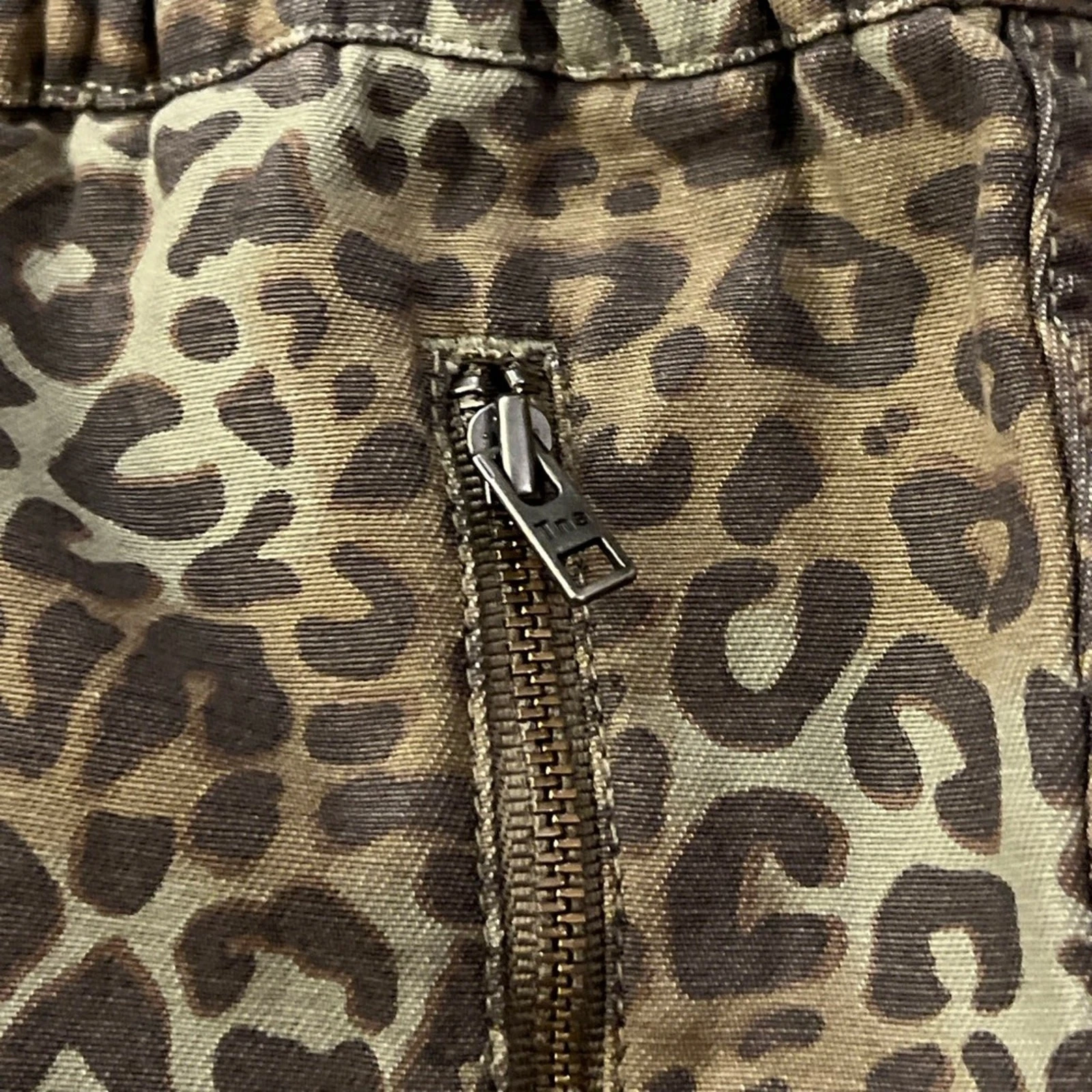 aritzia alix animal print leopard jogger pants