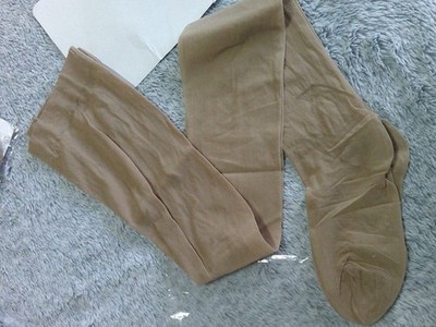 Brandneu mit Etikett schöne Nylon-Damenstrumpfhose Größe Small natürliche Farbe