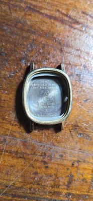 case omega enchapado en oro fondo acero calibre 620/625 linea de ville