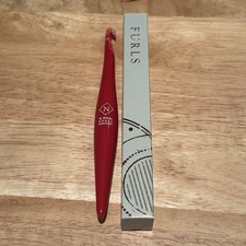 Furls Streamline Swirl Crochet Hook Resin Cherry Size N 9.0mm Retired