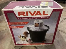 New NOS Rival Ice Cream & Yogurt Freezer Maker 4 Quart Green 8401 Electric USA