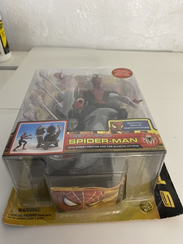 Toybiz Marvel Spider-Man 2 Twist And Shoot SpiderMan Tobey Maguire 2004 - Picture 7 of 11