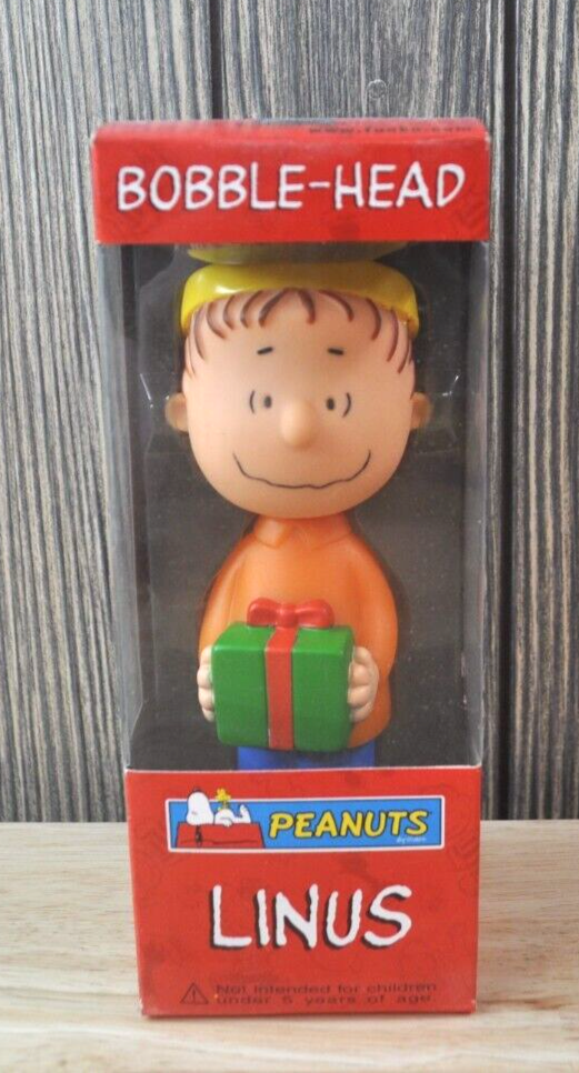 Funko Wacky Wobbler Peanuts Linus Charlie Brown Christmas Bobblehead