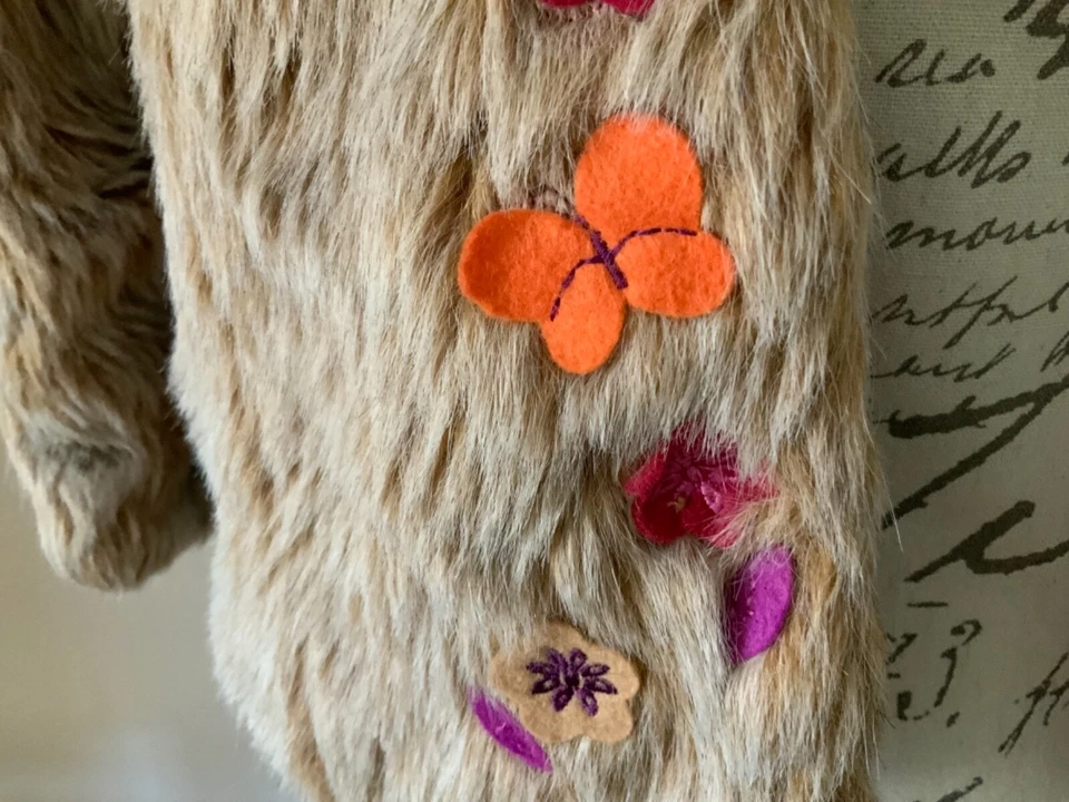 Guess Faux Fur Girl’s Size 6X Long Sleeve Snap Up Lined Hooded Jacket Pre-Owned - Image 2 of 4