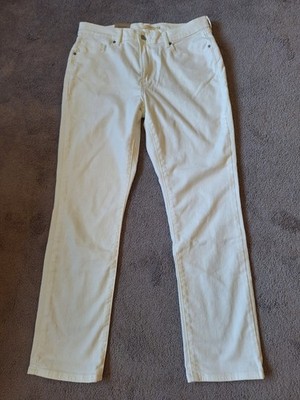 Levis Classic Straight Womens Stellar Stretch Jeans 12M White New