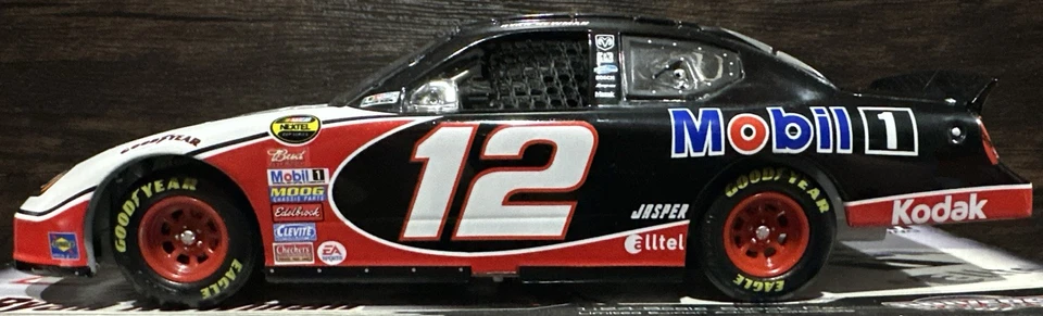 2007 Ryan Newman #12 Mobil 1 Dodge Charger 1:24 Action Nascar Diecast - Image 2 of 4