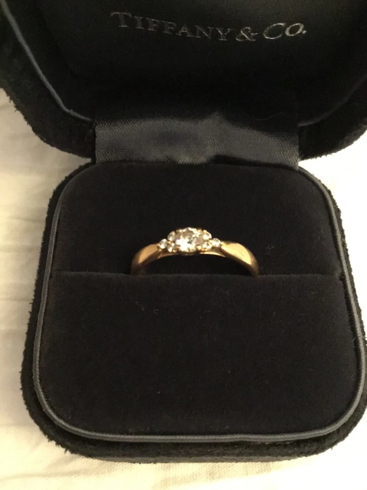 Authentic Tiffany & co 18K Harmony Rose Gold limited edition ring, side diamonds - Image 3 of 4