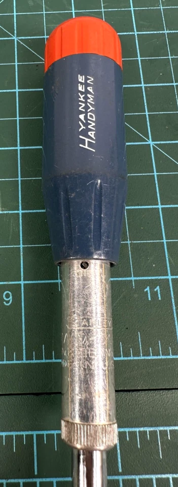 Destornillador de trinquete vintage Stanley Yankee Handyman hecho en EE. UU. almacenamiento de brocas Foto 2 de 4