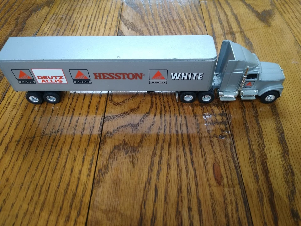 ERTL Agco International Die Cast Semi 1/64 Scale - Image 3 of 4