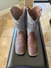 Bota para hombre Ariat Patriot Western talla 10- marrón camuflada con bandera punta cuadrada