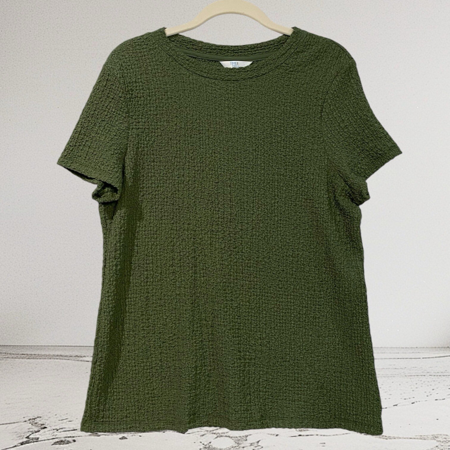 Time and Tru Women’s Large Crinkle Stretch Knit Short Sleeve Top NWT