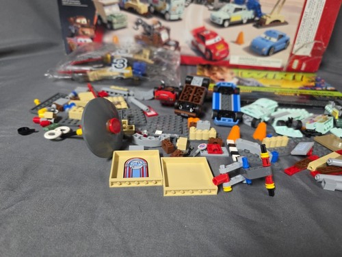 LEGO Cars: Flo's V8 Cafe (8487) Incomplete Set w/ Booklet READ - Picture 15 of 22