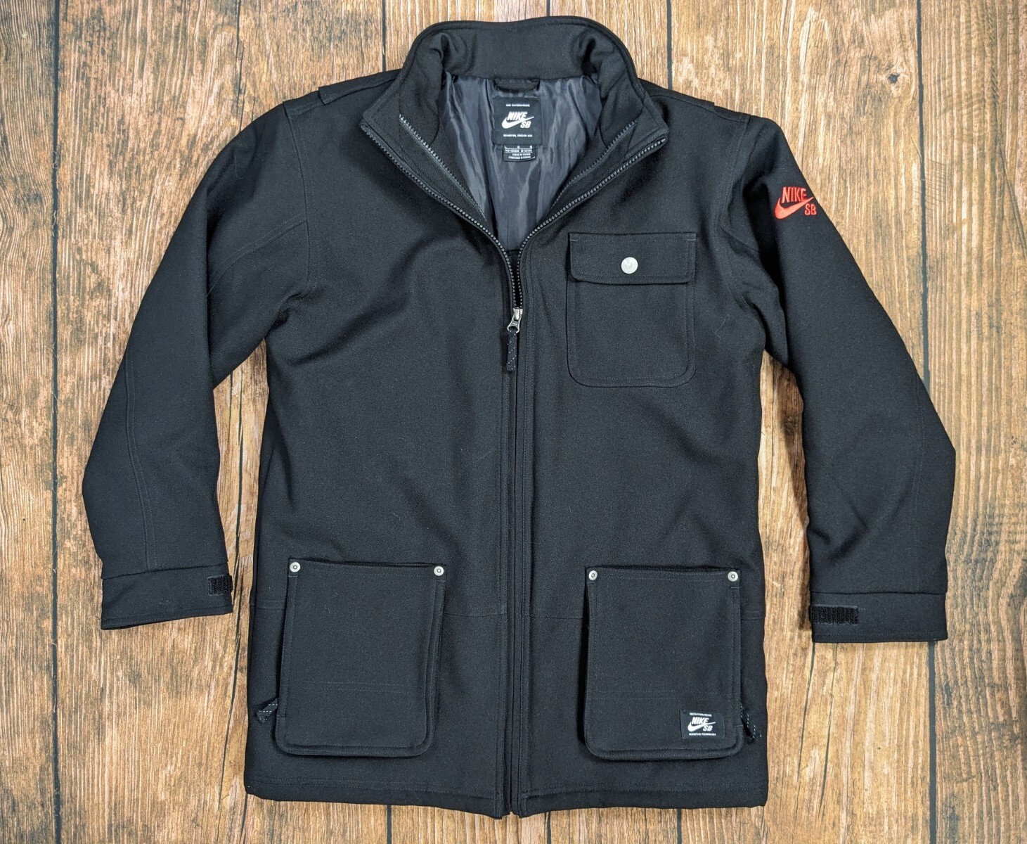 Nike SB Skateboarding Boys Size Large 12-13 Years Black Outer Softshell Jacket