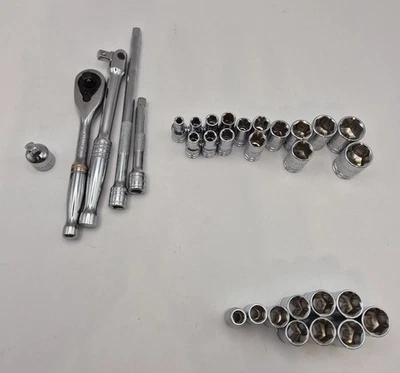 Gear Wrench 90 Tooth 1/4" Dr. Ratchet2- Extension & SAE & Metric Socket Set. GC. - Image 1 of 4