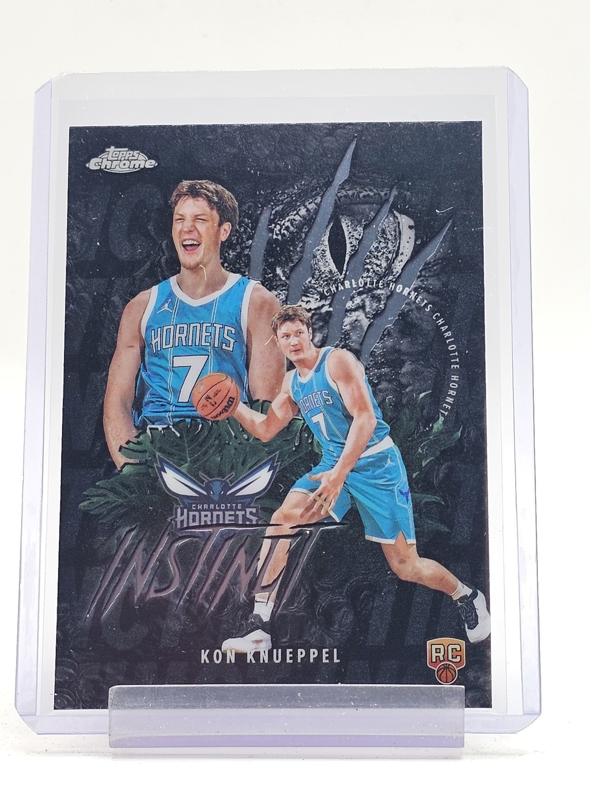 KON KNUEPPEL 2025-26 TOPPS CHROME INSTINCT ROOKIE #INS-14 HORNETS A Q2264
