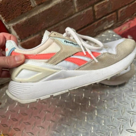 Tenis con cordones Reebok para mujer talla 6 blanco tostado naranja Foto 2 de 4