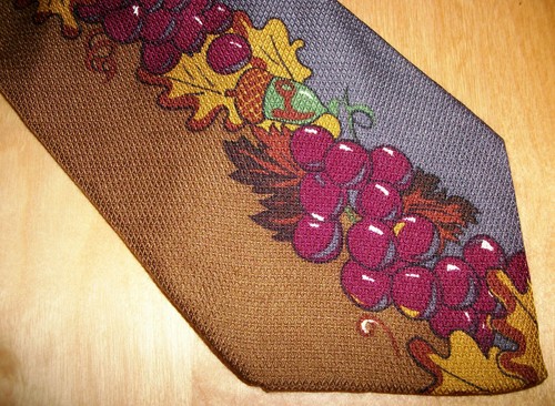 Perry Ellis Grape Bunches Brown & Gray Neck Tie 55.5'" Long x 3.75" Wide (D786) - Picture 3 of 5