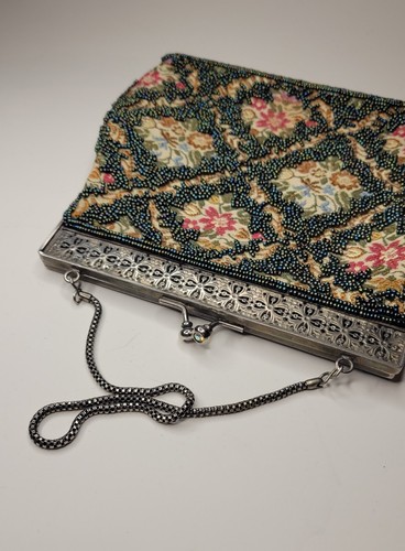 Vintage Antique Heavy Purse Linen Tapestry & Glass Beaded Art Silver Snake Chain - Picture 7 of 13