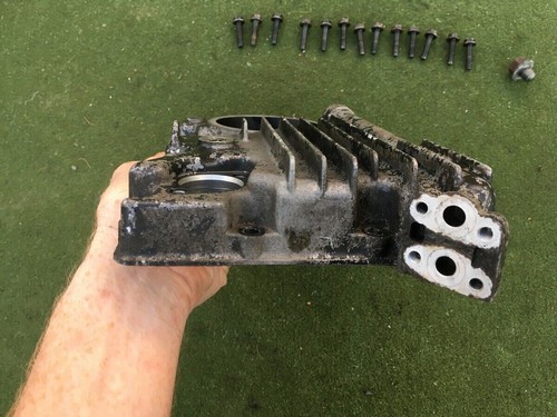 3202 Kawasaki GT550 G4 KZ550 1990 Engine Sump Lower Oil Pan Cover Casing / Bolts - Picture 6 of 12