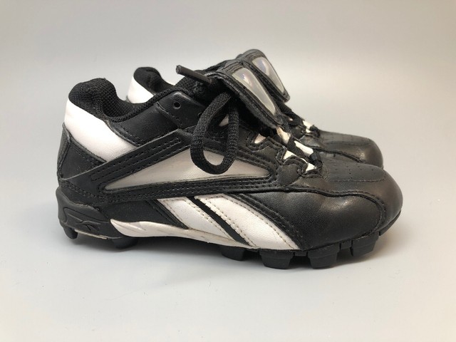 reebok baseball cleats