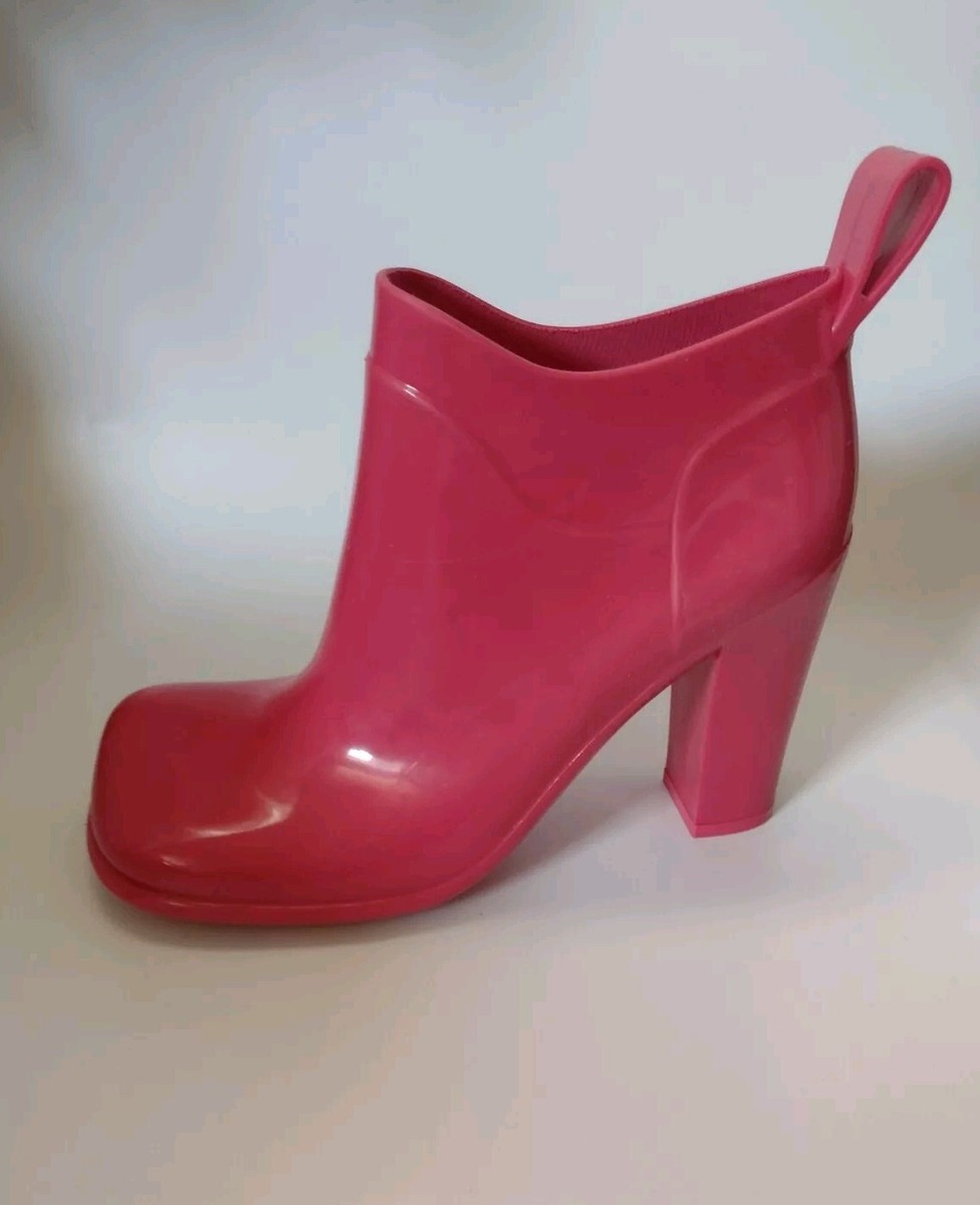 Bottega Veneta sz EU 37, US 7 PINK Rubber Rain Booties AUTHENTIC