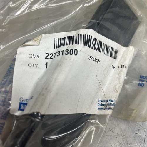 Genuine GM Radiator Upper Seal 22731300 - Picture 2 of 9