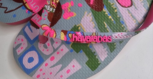 NEW Havaianas Angry Minnie Mouse The Future Is Female Flip Flops Sz 9/10 NWT  - Picture 3 of 5