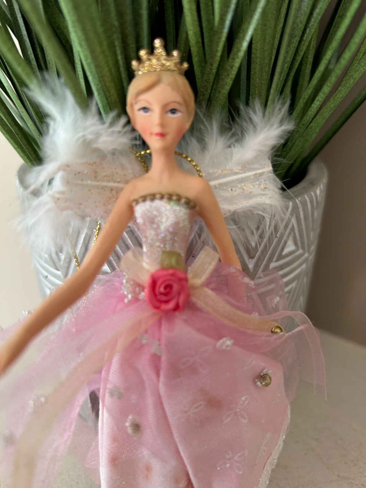 Gisela Graham Pink Christmas Fairy Resin Tree Decoration Feather Wings
