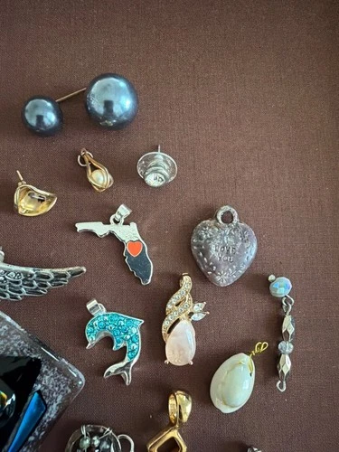 Vintage Pendant Lot 26 Pieces Costume Jewelry Charms Florida Cross Dolphin image 5