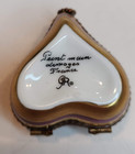 Beautiful Heart Shaped Limoges Peint Main Porcelain Trinket Box.  Signed. — photo 6