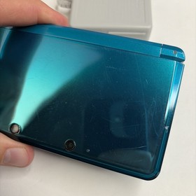 Nintendo 3DS Handheld Video Game Console Aqua Blue CTR-001 (USA) W Charger