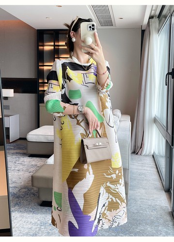 Brand New Fashion Printed Loose Pleated Semi High Neck Dress with Pleated Design - Picture 16 of 22