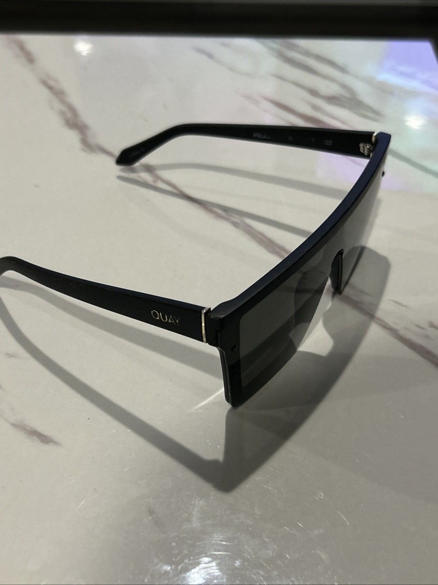 Quay Hindsight 125 Oversized Sunglasses Unisex, Black, Matte  display picture 1