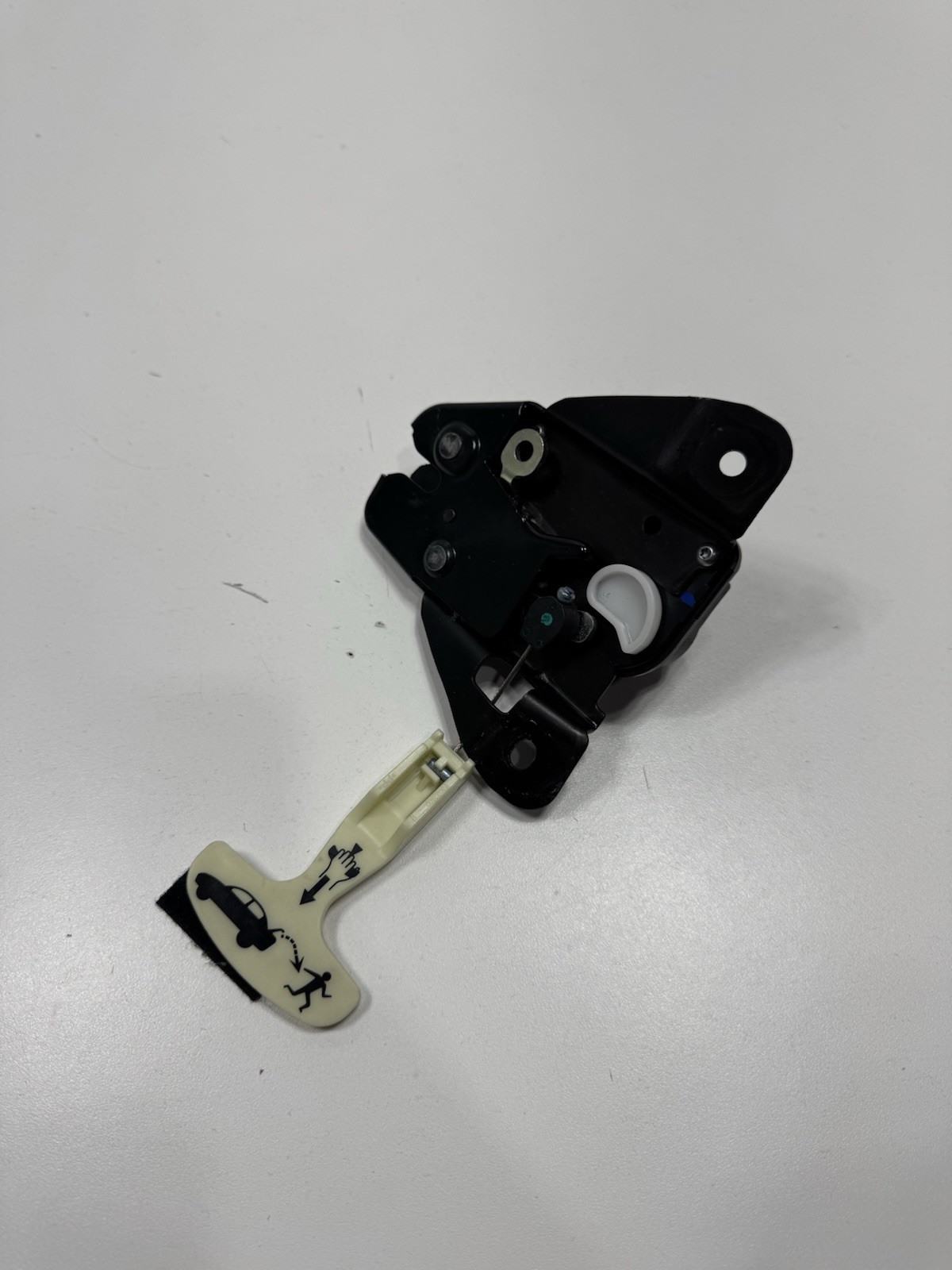 ✅2014-2024 MASERATI GHIBLI TRUNK LID LATCH LOCK ACTUATOR & EMERGENCY HANDLE OEM