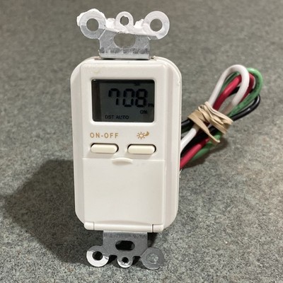 Utilitech 15 Amp In-Wall Daylight Adjusting Digital Timer Switch TM029S
