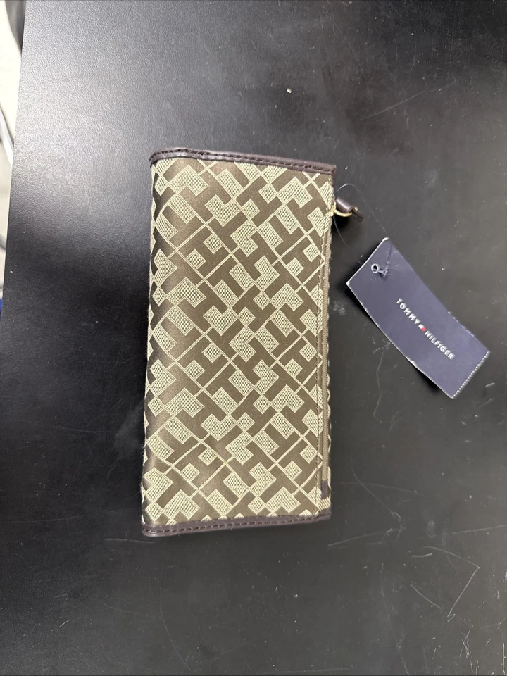 Женский бумажник тройного сложения Tommy Hilfiger - Изображение 3 из 3