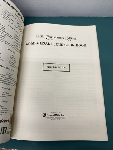Gold Medal Flour Cookbook Christmas 1904 Edition, 1970 Reprint, VTG Recipes - Picture 4 of 4