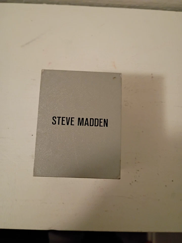 双色腕表 — 第 4/4 张图片