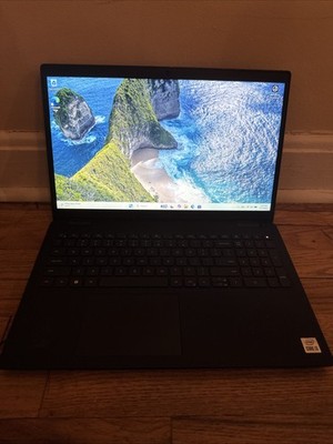 Dell Latitude 3520 Laptop 15.6'' Core i3 11th Gen 8GB RAM 256GB SSD