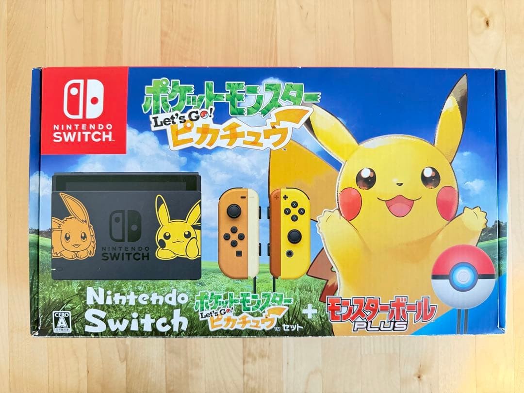 Switch ピカブイEdition Nintendo Switch HAC-001 Pikachu & Eevee Edition with Pokémon