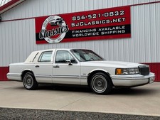 1991 Lincoln Town Car Signature Limited Edition Sedan 30,536 Miles!